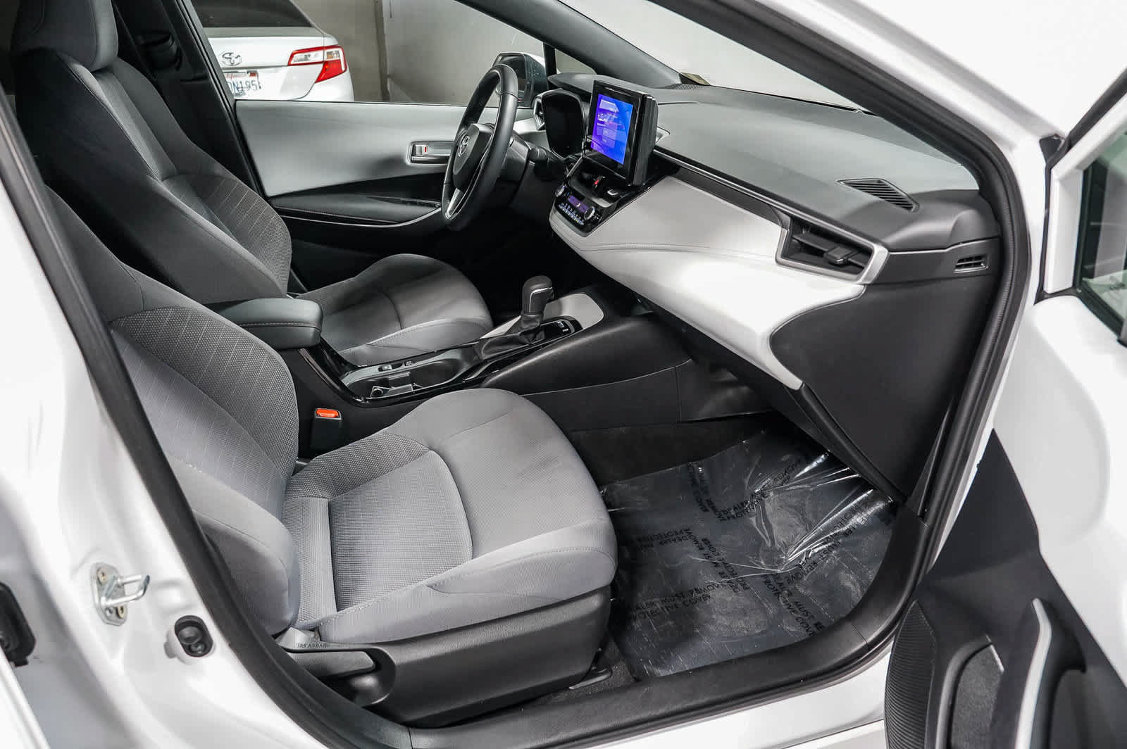 Used 2024 Toyota Corolla SE FWD image 16