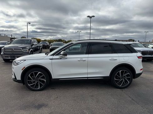 New 2025 Lincoln Corsair Reserve w/ Towing Package image 6