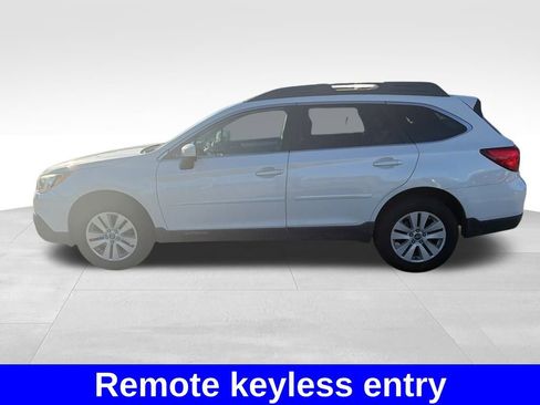 Used 2017 Subaru Outback 2.5i Premium image 7