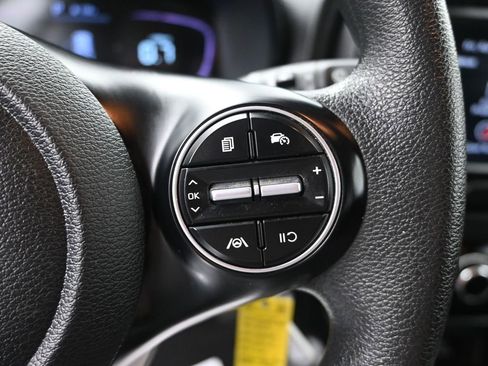 Used 2023 Kia Soul LX w/ LX Technology Package FWD image 24