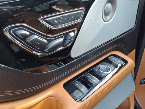 Used 2024 Lincoln Aviator Black Label w/ Jet Package image 12