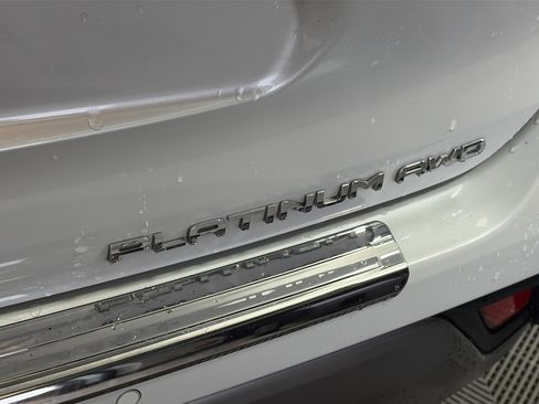 Used 2023 Toyota Highlander Platinum image 18