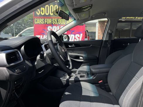 Used 2019 Kia Sorento L image 9