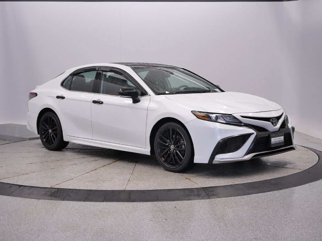 Used 2023 Toyota Camry XSE FWD image 10