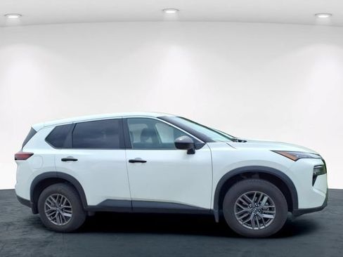 Used 2024 Nissan Rogue S FWD image 8