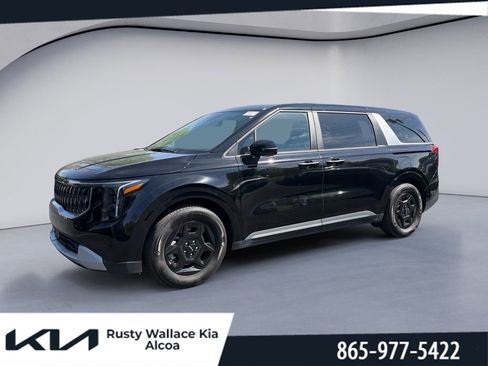 Used 2025 Kia Carnival image 1