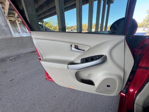 Used 2010 Toyota Prius Five image 18