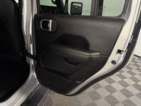 Used 2023 Jeep Wrangler Unlimited Sahara image 27