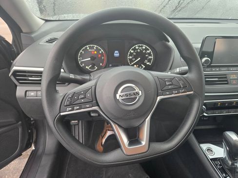 Used 2022 Nissan Altima 2.5 S image 9