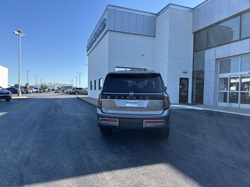 Used 2025 Nissan Armada Platinum AWD/4WD image 4