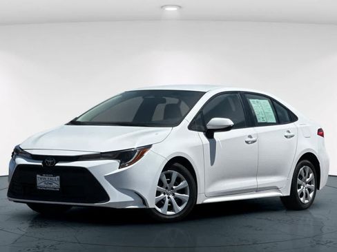 Used 2024 Toyota Corolla LE FWD image 1
