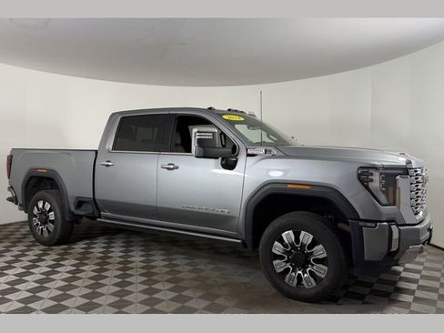Used 2024 GMC Sierra 2500 Denali w/ Denali Reserve Package AWD/4WD image 1