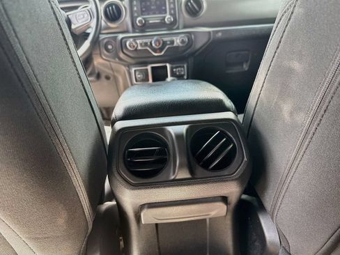 Used 2021 Jeep Wrangler Unlimited Sport AWD/4WD image 21