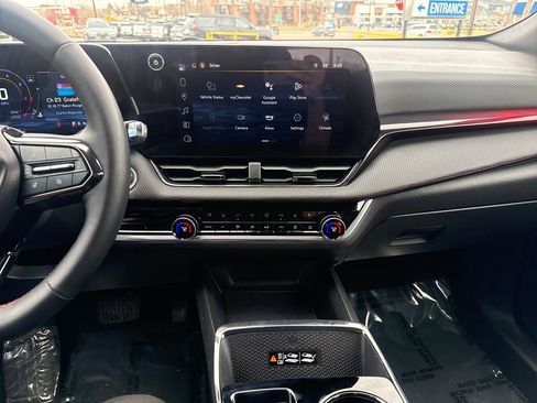 Used 2025 Chevrolet Equinox RS w/ Safety and Technology Package image 46