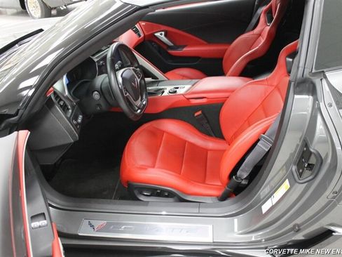 Used 2016 Chevrolet Corvette Z06 w/ 3LZ Preferred Equipment Group RWD image 21