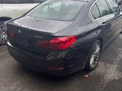 Used 2017 BMW 530i xDrive AWD/4WD image 4