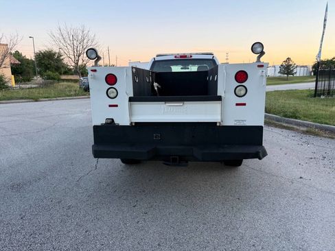 Used 2010 Chevrolet Silverado 3500 W/T w/ Snow Plow Prep Package image 8
