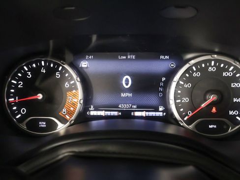 Used 2021 Jeep Renegade Latitude w/ Convenience Group FWD image 37