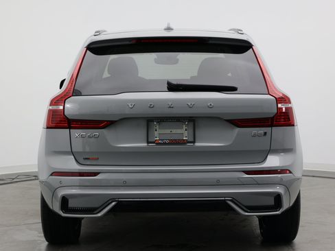 Used 2024 Volvo XC60 B5 Plus AWD/4WD image 6