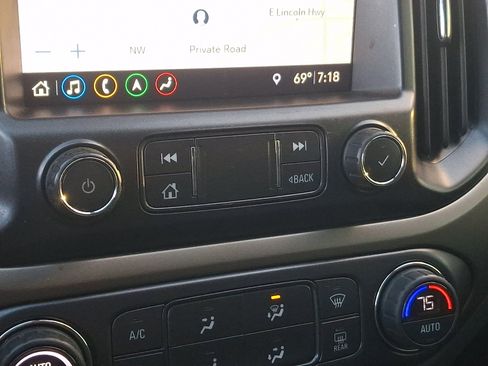 Used 2021 Chevrolet Colorado Z71 w/ Z71 Midnight Edition AWD/4WD image 15