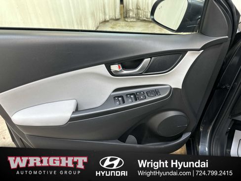 Certified 2022 Hyundai Kona Limited image 9