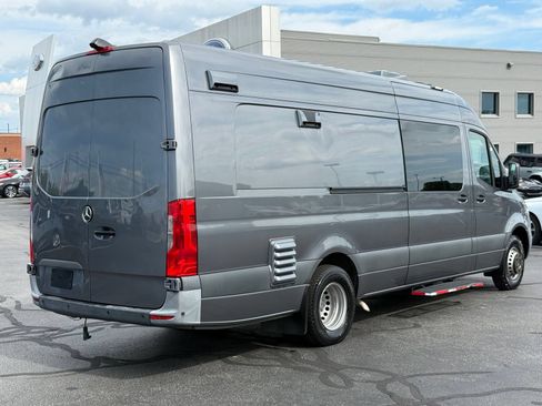 Used 2021 Mercedes-Benz Sprinter 4500 image 4