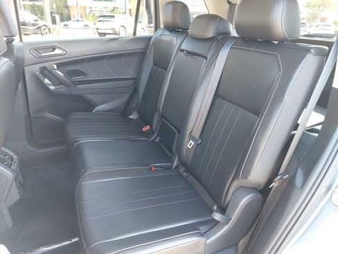 Used 2022 Volkswagen Tiguan SE FWD image 16