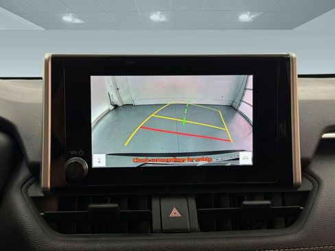 Used 2023 Toyota RAV4 XLE w/ Convenience Package FWD image 17