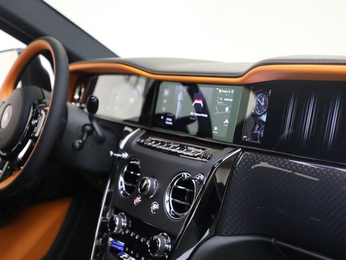 New 2026 Rolls-Royce Cullinan Black Badge image 22