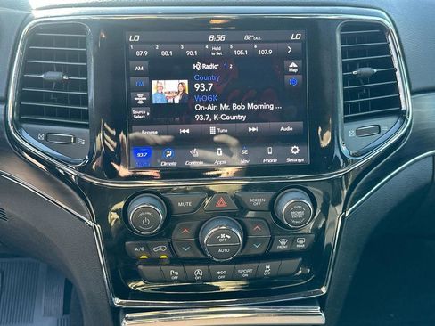 Used 2021 Jeep Grand Cherokee Limited AWD/4WD image 19