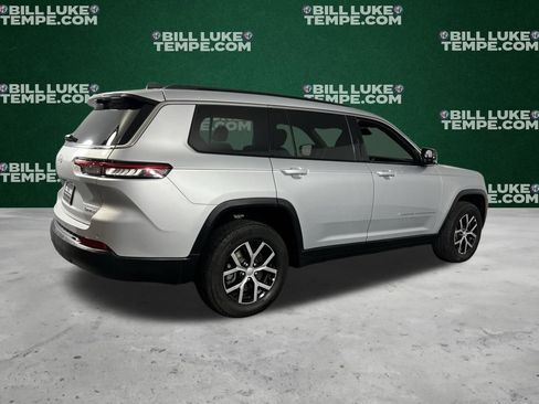 Used 2024 Jeep Grand Cherokee L Limited w/ Luxury Tech Group II image 7