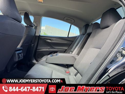 Used 2026 Toyota Camry LE image 28
