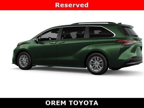 New 2026 Toyota Sienna XLE image 4
