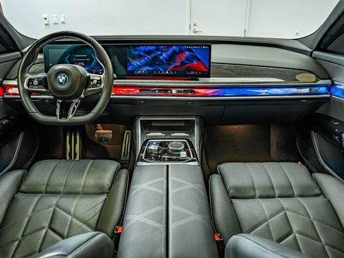 Used 2024 BMW i7 eDrive50 w/ M Sport Package RWD image 35