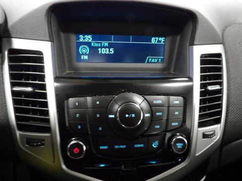 Used 2016 Chevrolet Cruze LT FWD image 10