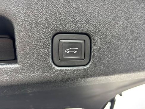 Used 2024 Chevrolet Traverse LT FWD image 20