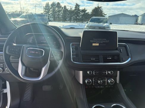 Used 2023 GMC Yukon SLT image 14