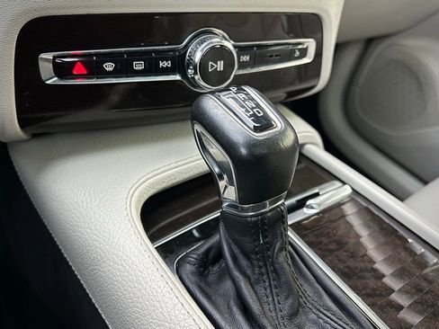 Used 2018 Volvo XC90 T5 Momentum w/ Convenience Package image 52