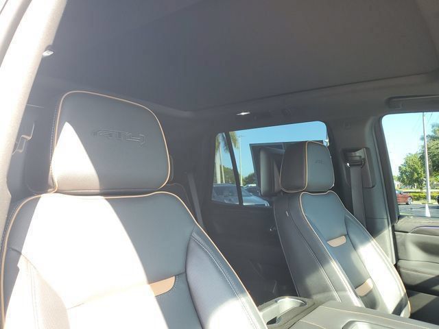 Used 2023 GMC Yukon AT4 w/ AT4 Premium Package AWD/4WD image 24