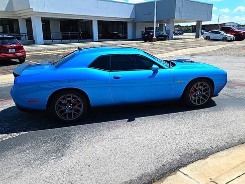 Used 2018 Dodge Challenger R/T Plus RWD image 4