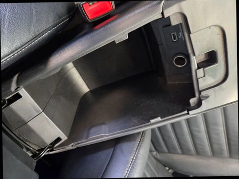 Used 2017 Ford Fusion SE w/ Fusion SE Technology Package image 30