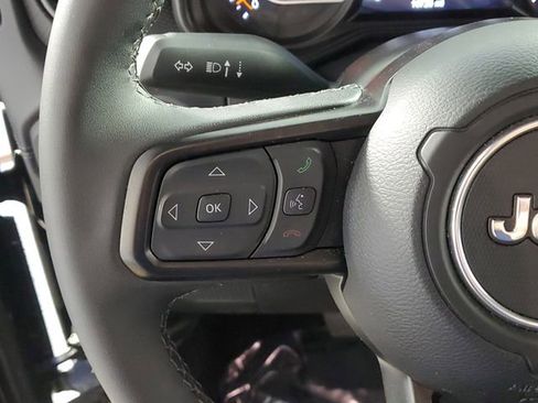 Used 2026 Jeep Gladiator Rubicon AWD/4WD image 24