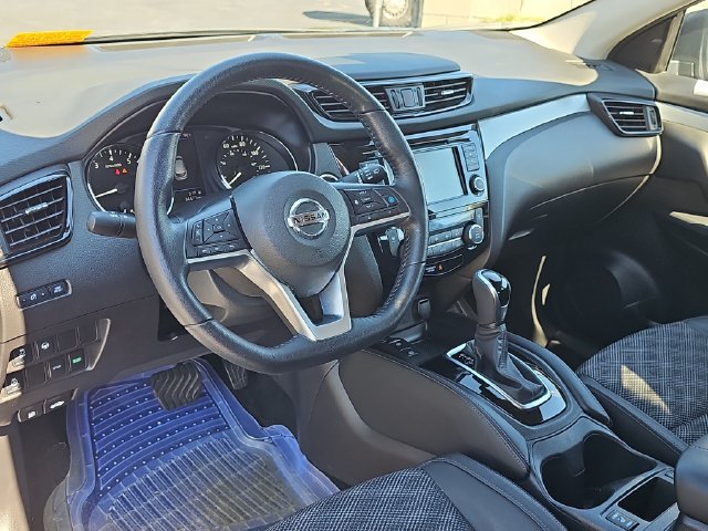 Used 2020 Nissan Rogue Sport SV w/ Technology Package FWD image 15