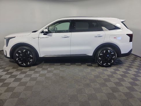 Certified 2025 Kia Sorento EX w/ Panoramic Sunroof Package image 11