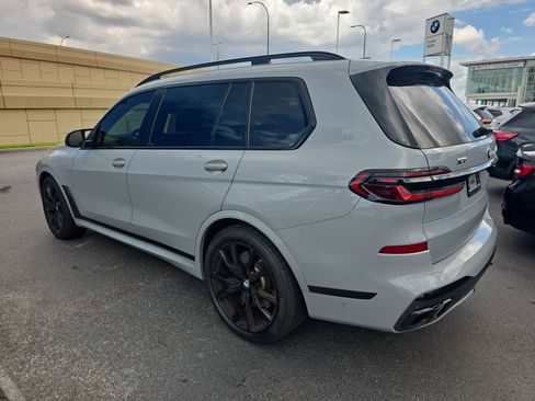 Used 2025 BMW X7 M60i AWD/4WD image 4
