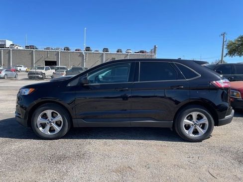 Used 2020 Ford Edge SE image 5