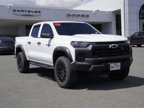 Used 2024 Chevrolet Colorado Trail Boss AWD/4WD image 2