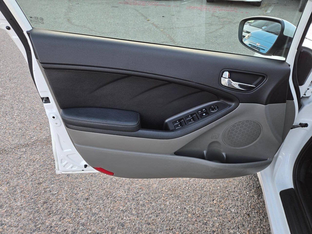 Used 2014 Kia Forte LX FWD image 19