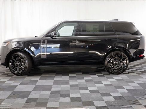 New 2025 Land Rover Range Rover Long Wheelbase SE image 4