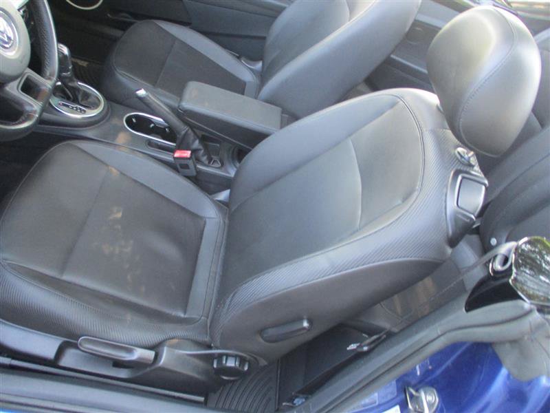 Used 2013 Volkswagen Beetle 2.0T FWD image 12